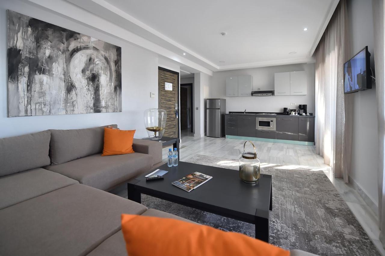 Le Yacht Suites Hotel Casablanca Esterno foto